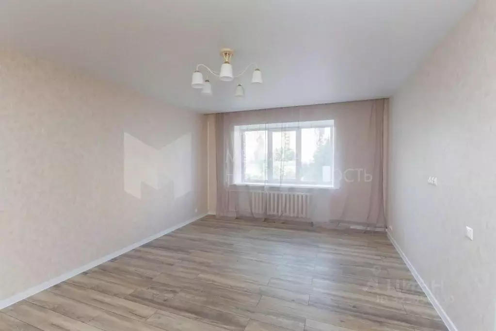 1-к кв. Тюменская область, Тюмень 6-й мкр, ул. Валерии Гнаровской, 4к2 ... - Фото 0