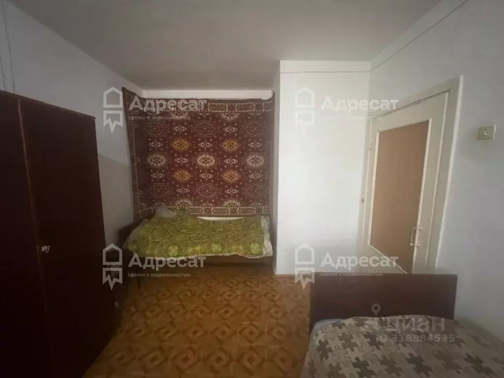 1-к кв. Волгоградская область, Волгоград ул. 64-й Армии, 127А (37.5 м) - Фото 1