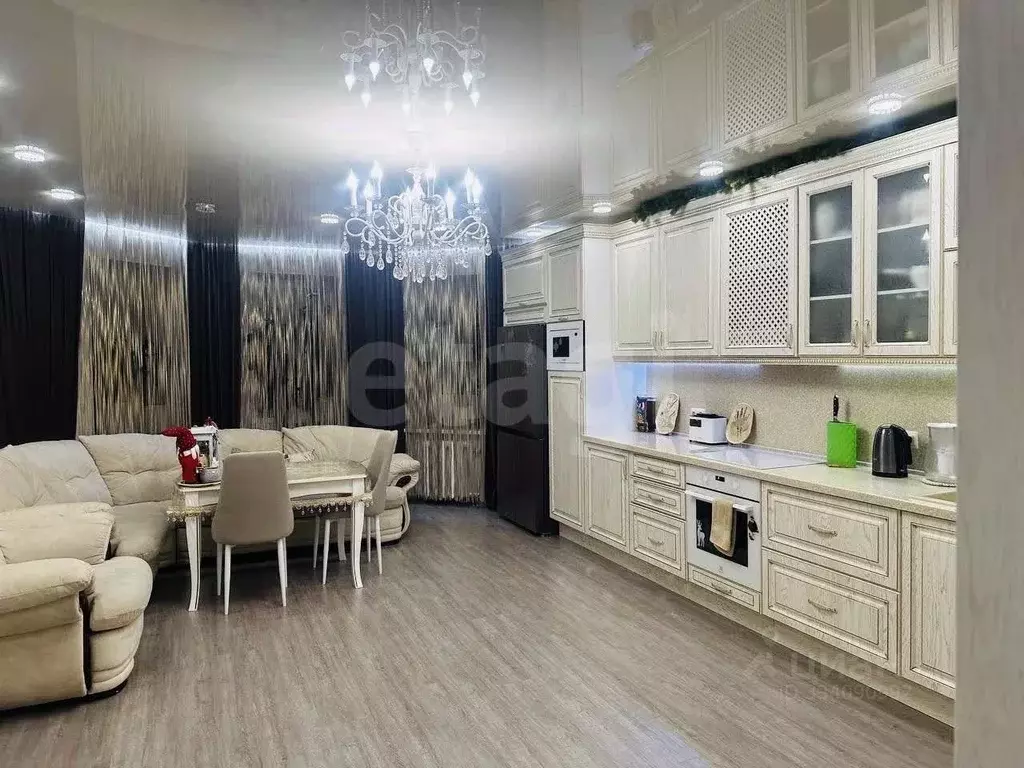 2-к кв. Тюменская область, Тюмень ул. Циолковского, 7к1 (82.0 м) - Фото 1