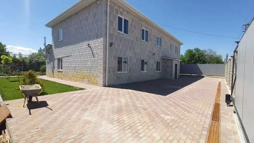 Дом в Саратовская область, Энгельсский район, Красноярское ... - Фото 1