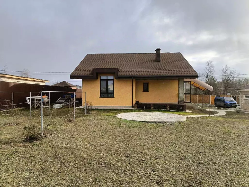 Дом в Белгородская область, Старооскольский городской округ, с. ... - Фото 1