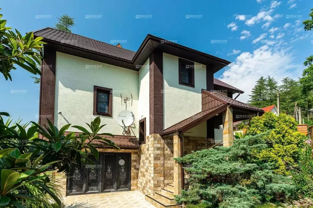 Дом в Краснодарский край, Сочи ул. Чекменева, 10/1 (250 м) - Фото 1