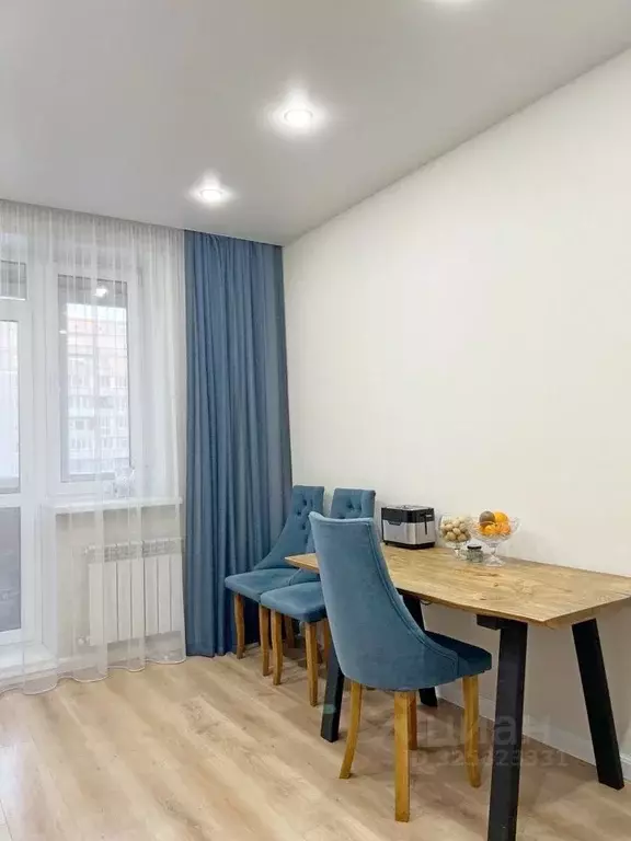 2-к кв. Омская область, Омск просп. Комарова, 14к1 (65.0 м) - Фото 2