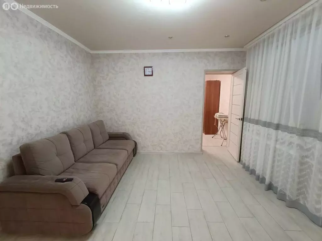 3-комнатная квартира: Владикавказ, улица Кирова, 48 (57 м) - Фото 1