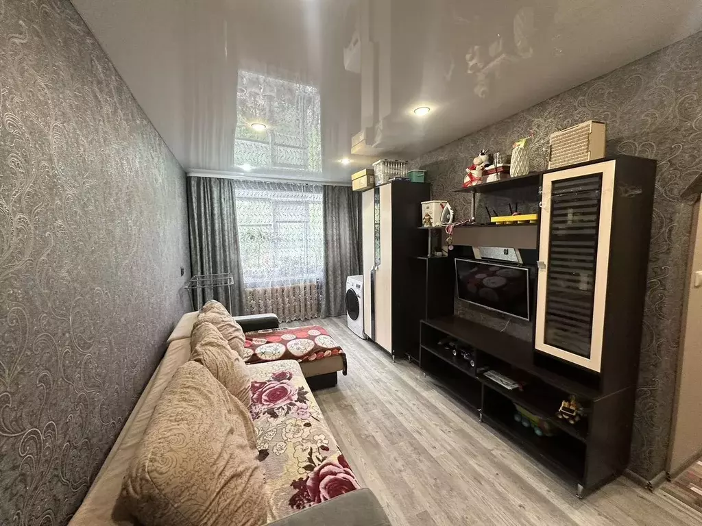 3-к кв. Ленинградская область, Тихвин 1-й мкр, 24 (58.0 м) - Фото 1