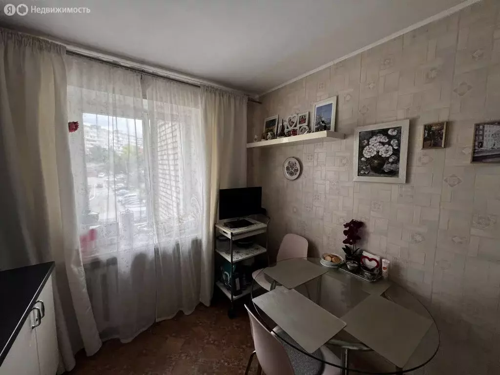 3-комнатная квартира: Уфа, улица Софьи Перовской, 11 (63.2 м) - Фото 1