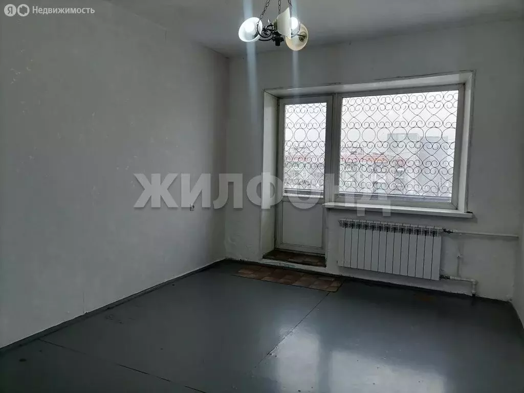 3-комнатная квартира: Кызыл, улица Ооржака Лопсанчапа, 37 (62.9 м) - Фото 1