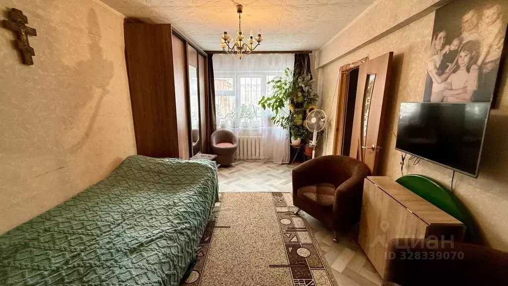 2-к кв. Омская область, Омск просп. Космический, 93 (47.8 м) - Фото 1