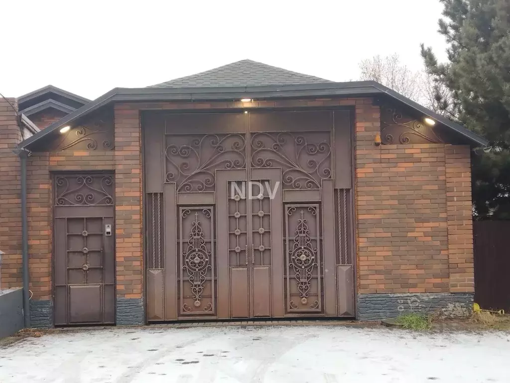 Дом в Москва д. Середнево, 46 (350 м) - Фото 1