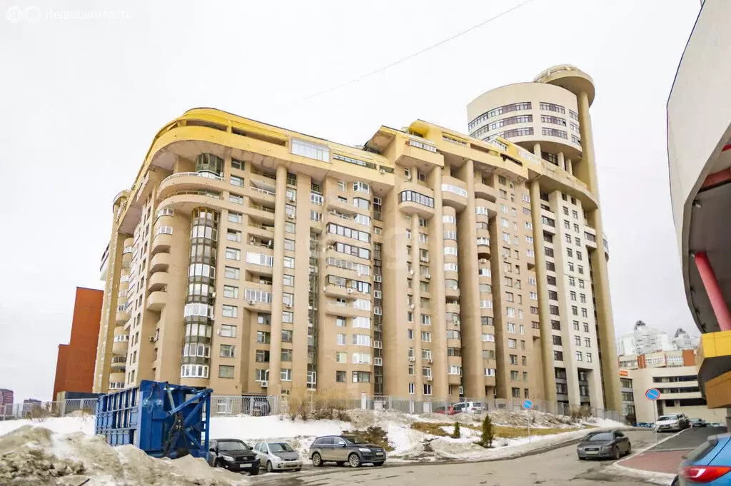 5-комнатная квартира: Екатеринбург, Красный переулок, 8Б (100 м) - Фото 1