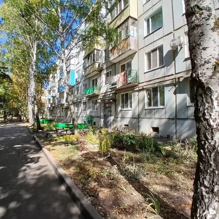 2-к кв. Саратовская область, Балашов Фестивальная ул., 8 (45.9 м) - Фото 1