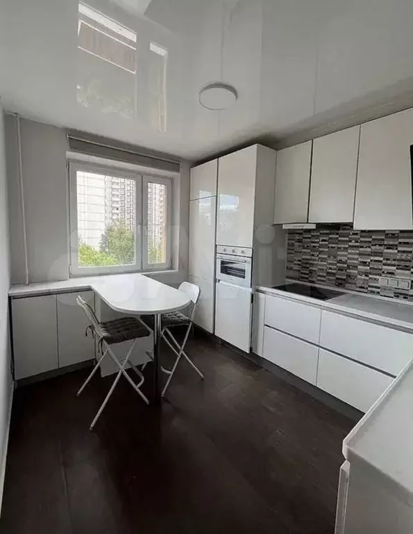 2-к. квартира, 55 м, 5/17 эт. - Фото 0
