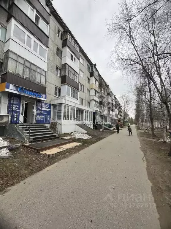 Торговая площадь в Коми, Усинск ул. Строителей, 9 (126 м) - Фото 2