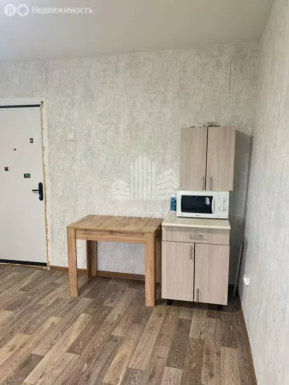 1к в 20-комнатной квартире (12 м) - Фото 1
