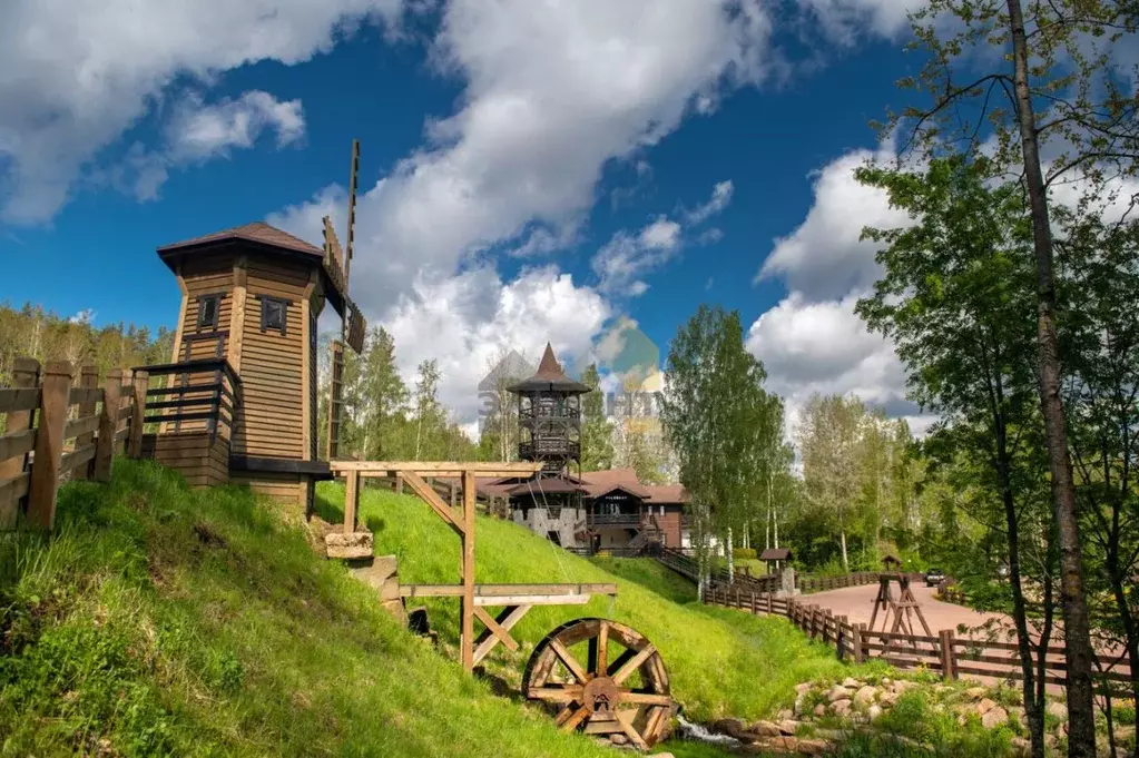 Участок в Ленинградская область, Приозерский район, Красноозерное ... - Фото 0
