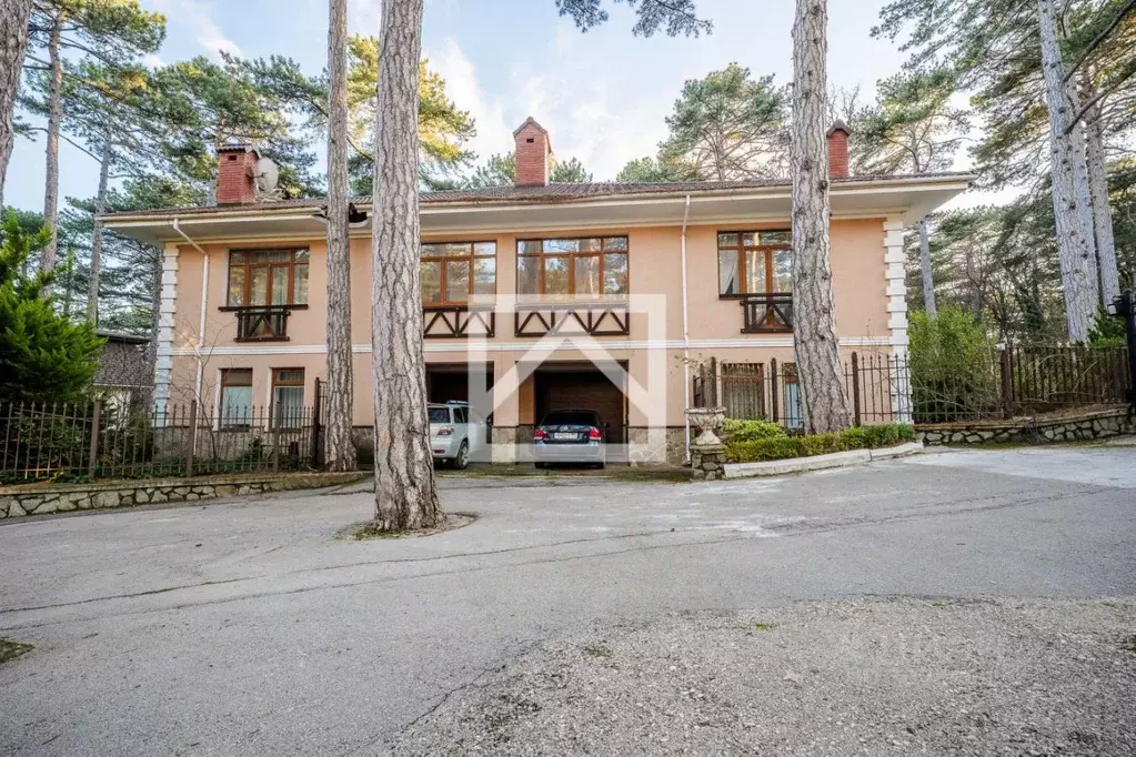 Дом в Крым, Ялта городской округ, пос. Горное ул. Лесная (347 м) - Фото 0