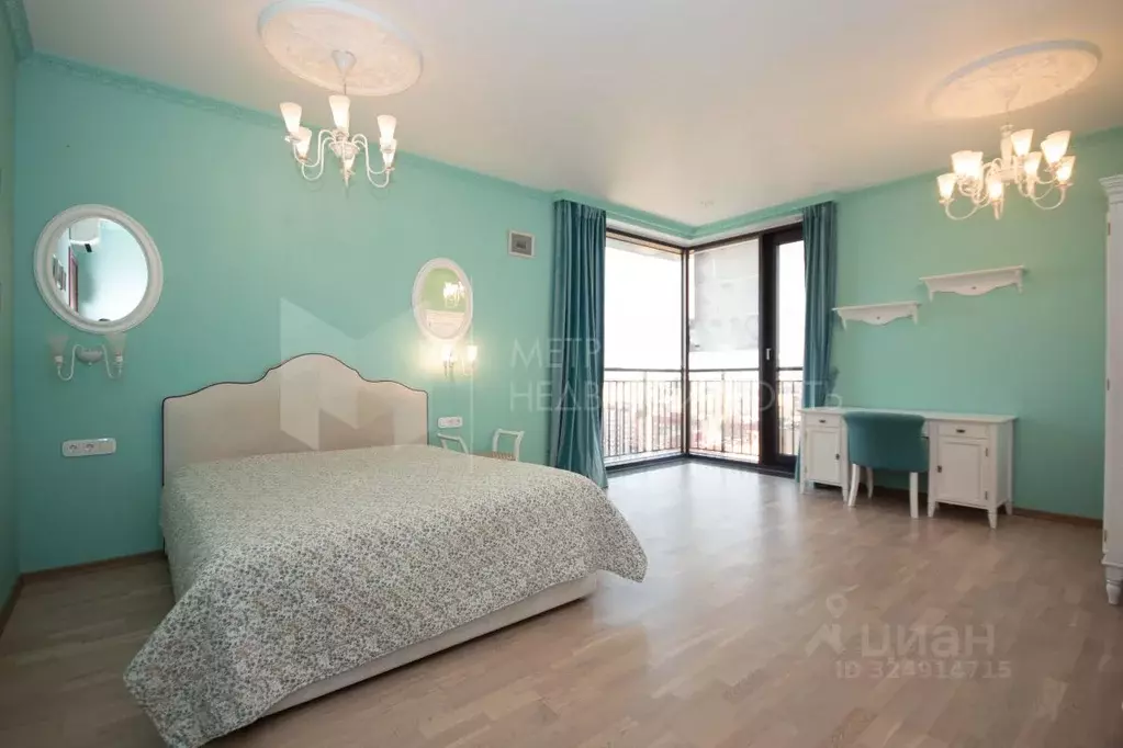 2-к кв. Тюменская область, Тюмень ул. 50 лет Октября, 4 (90.6 м) - Фото 1