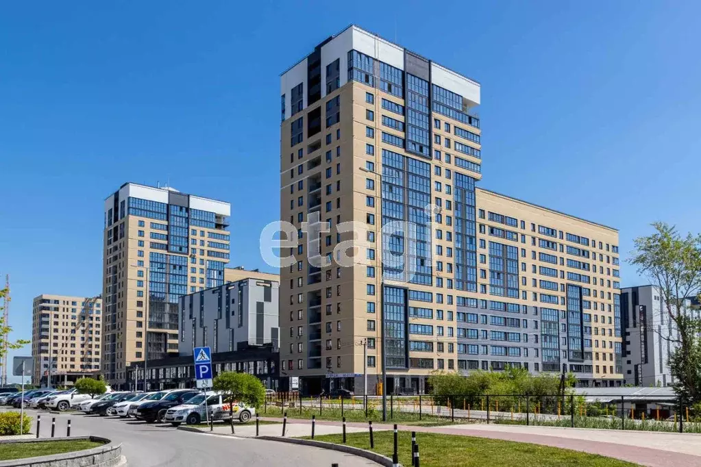 2-к кв. Тюменская область, Тюмень ул. Газовиков, 73 (64.9 м) - Фото 1