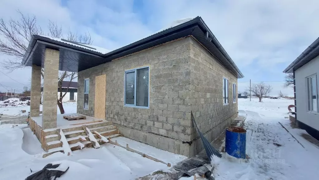 Дом в Краснодарский край, Темрюк Факел СНТ, ул. Урожайная, 135 (81 м) - Фото 1