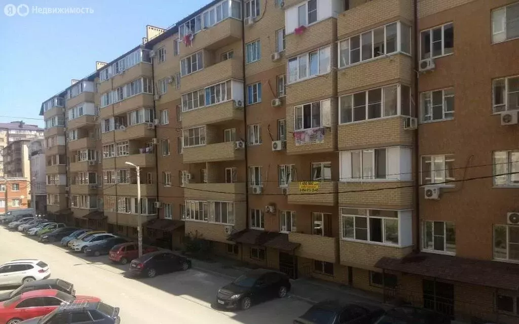 2-комнатная квартира: Краснодар, улица имени Ф.И. Шаляпина, 31А (70 м) - Фото 0