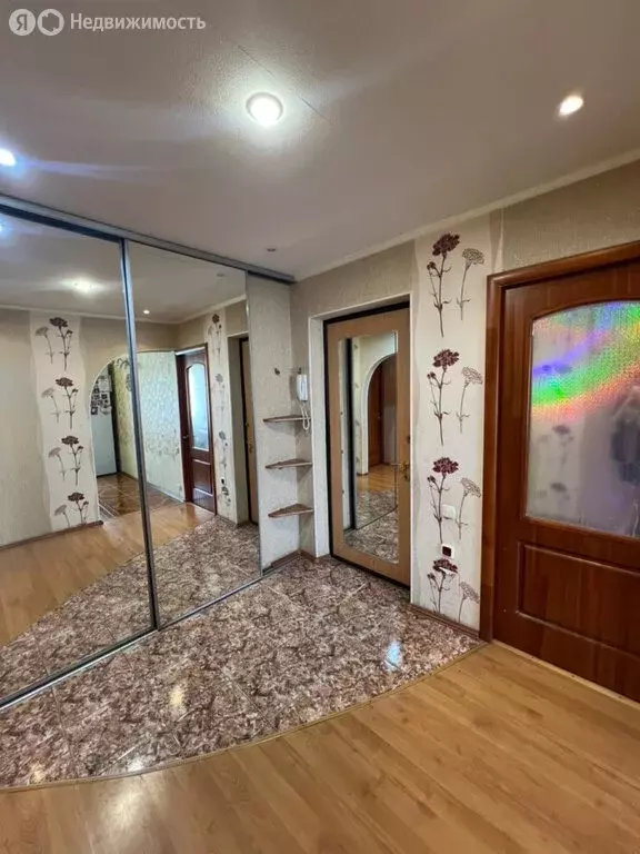 3-комнатная квартира: Екатеринбург, проспект Седова, 42 (64 м) - Фото 0