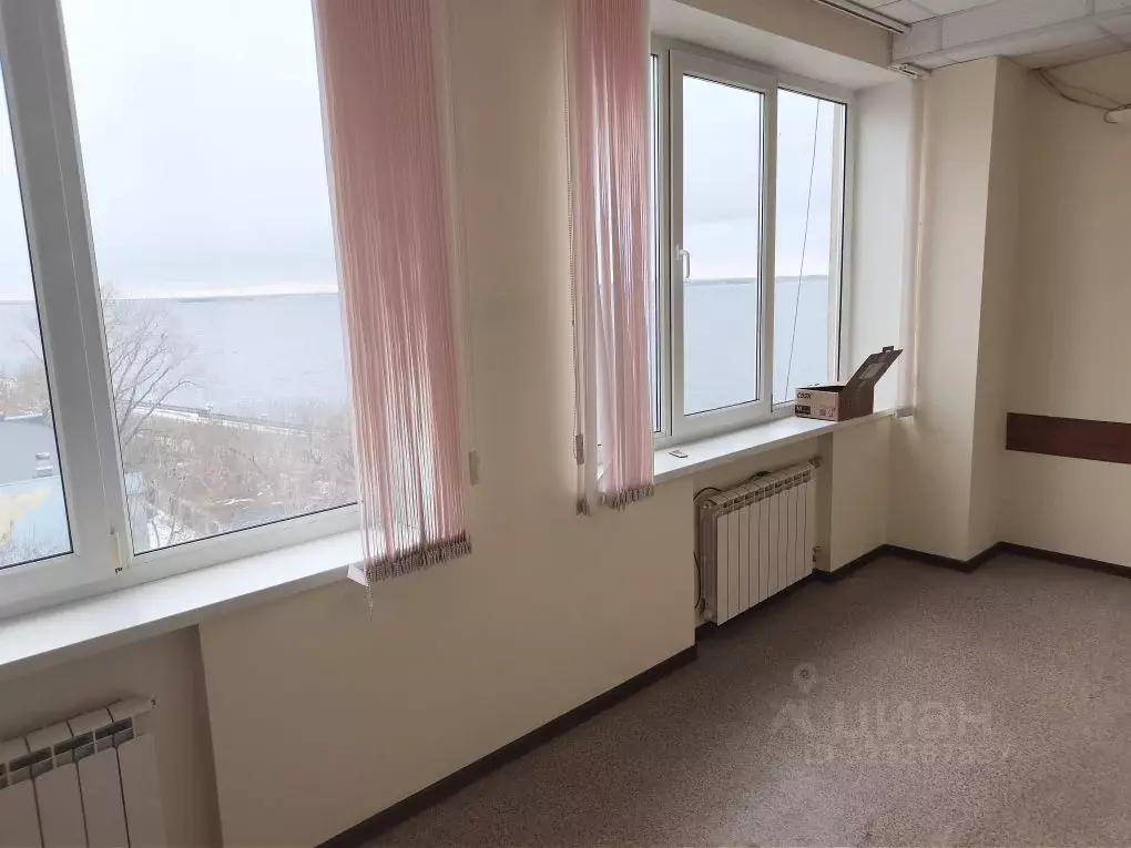 Офис в Саратовская область, Саратов Набережная ул., 22Б (19 м) - Фото 1