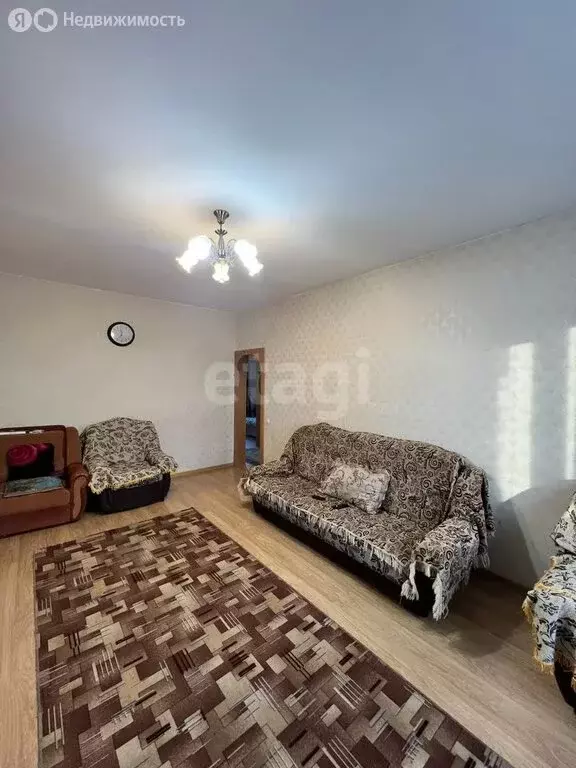 Дом в Гусиноозёрск, посёлок Восточный (100 м) - Фото 0