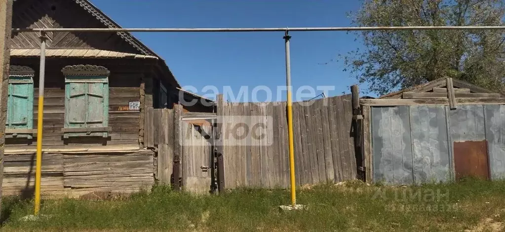 Дом в Астраханская область, Харабалинский район, с. Селитренное ул. ... - Фото 0