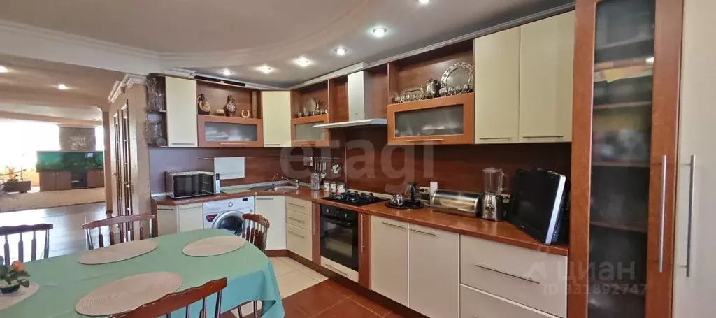 5-к кв. Краснодарский край, Ейск ул. Горького (210.5 м) - Фото 1