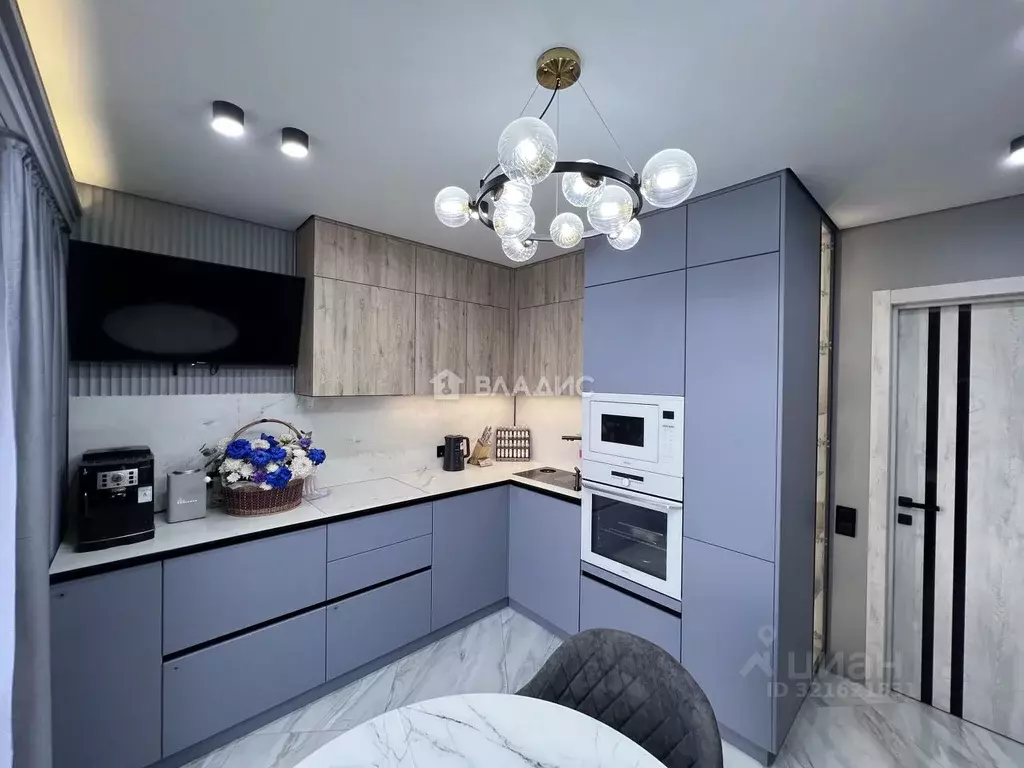 2-к кв. Пензенская область, Пенза ул. Генерала Глазунова, 6 (65.0 м) - Фото 0