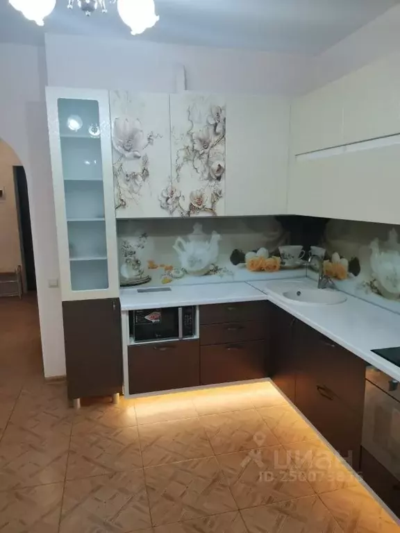 2-к кв. Волгоградская область, Волгоград ул. Малиновского, 8А (64.0 м) - Фото 0