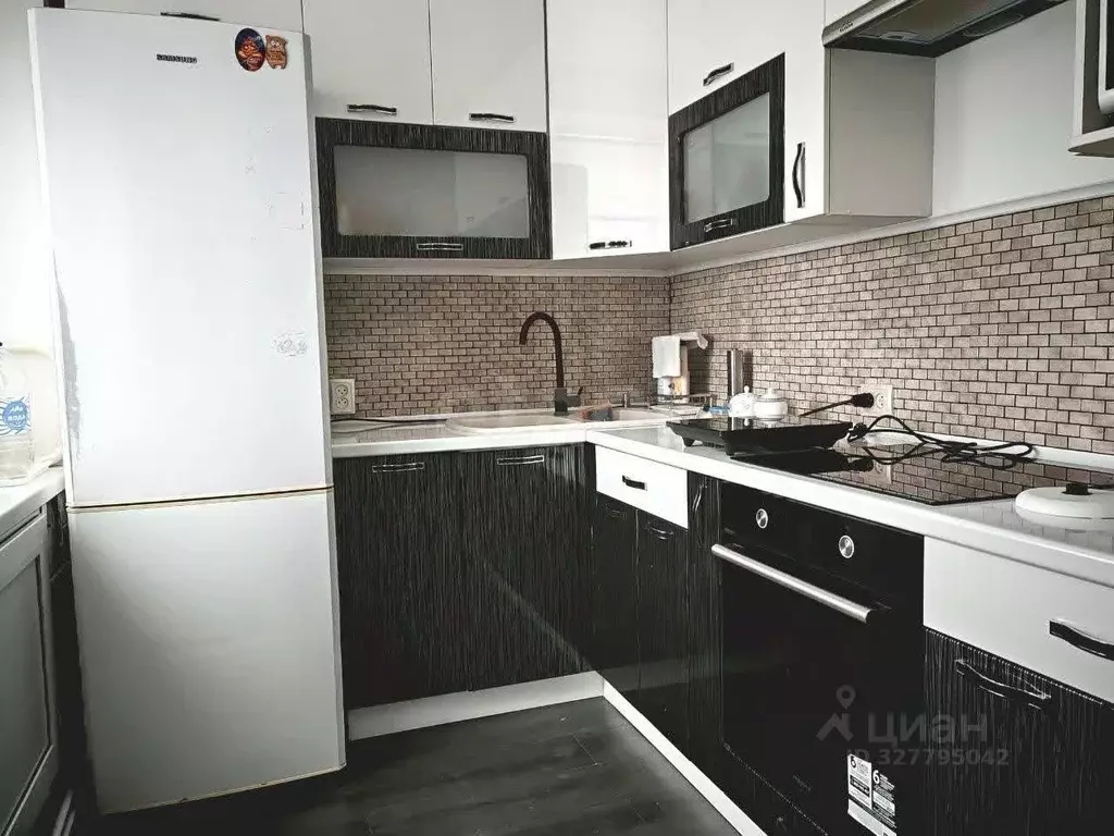 2-к кв. Алтайский край, Барнаул ул. Георгия Исакова, 174 (56.0 м) - Фото 1