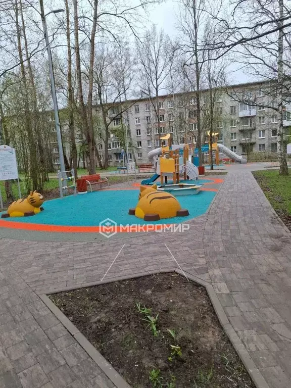 2-к кв. Санкт-Петербург, Санкт-Петербург, Петергоф Озерковая ул., 49к2 ... - Фото 0