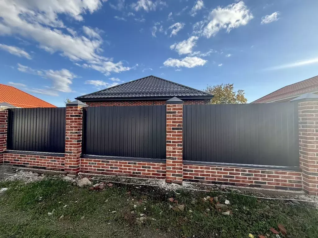 Дом в Краснодарский край, Динской район, Новотитаровская ст-ца ... - Фото 1