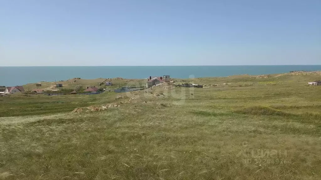 Участок в Крым, Ленинский район, Мысовское с/пос, с. Семеновка ул. ... - Фото 1