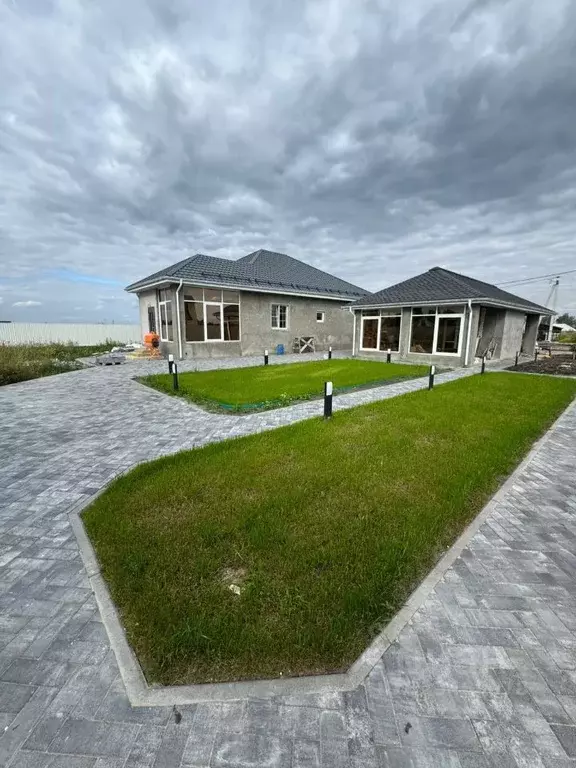 Дом в Липецкая область, Грязинский район, Плехановский сельсовет, с. ... - Фото 1