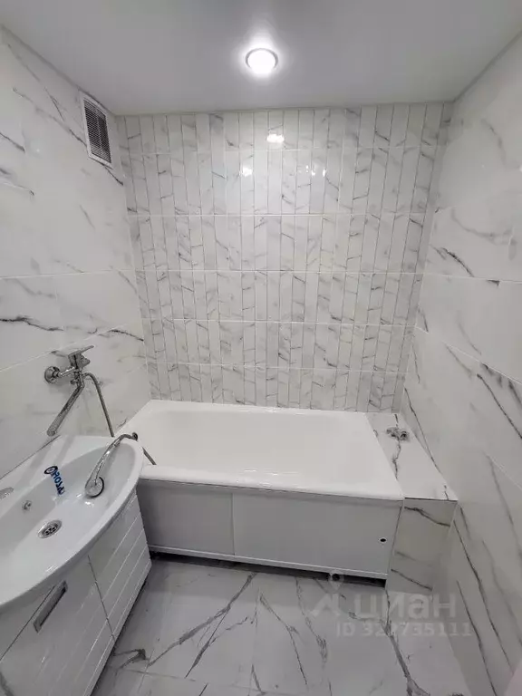 1-к кв. Псковская область, Псков Коммунальная ул., 67 (33.0 м) - Фото 1