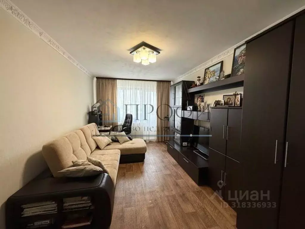 2-к кв. Белгородская область, Новый Оскол Ливенская ул., 104 (43.4 м) - Фото 1