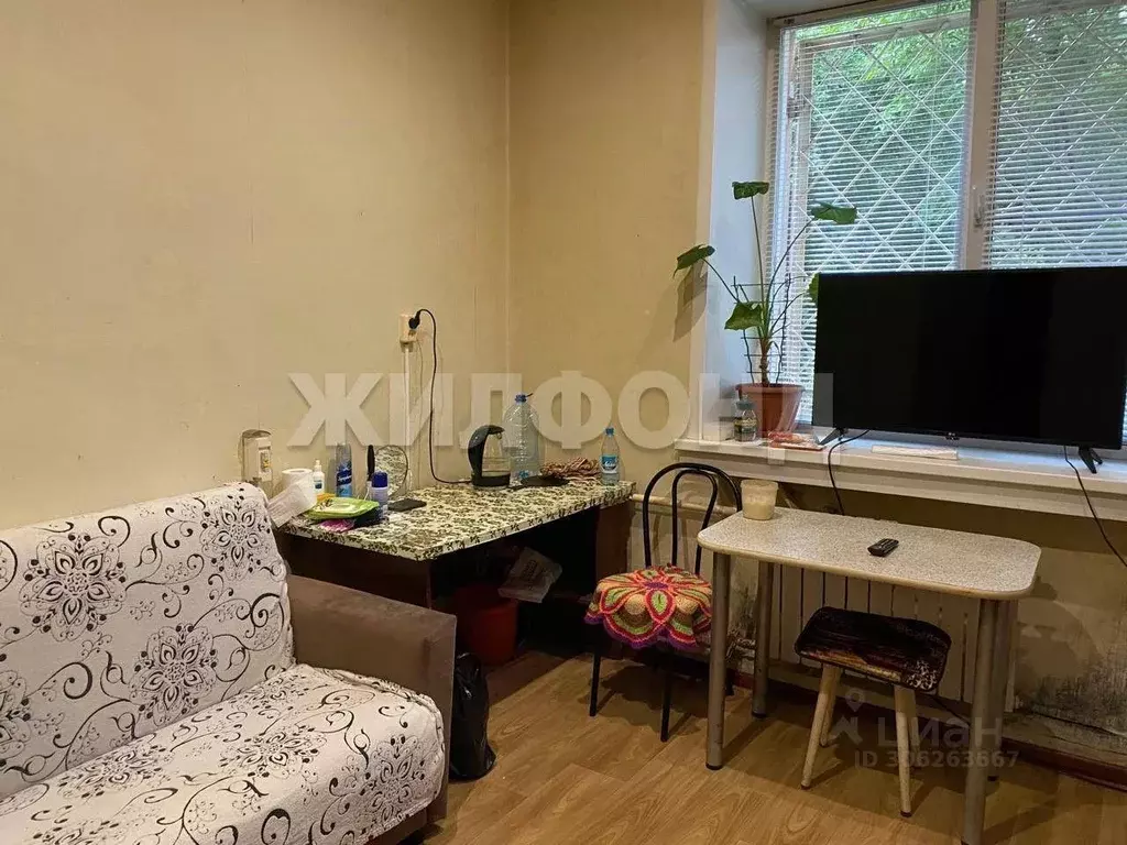 Комната Новосибирская область, Новосибирск ул. Ползунова, 3 (12.1 м) - Фото 1
