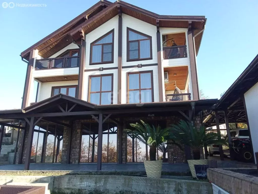 Дом в село Краевско-Армянское, улица Саят-Нова (314 м) - Фото 0