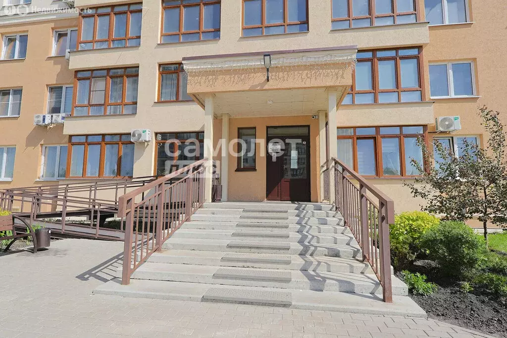 Квартира-студия: Кемерово, улица Мичурина, 58к3 (44.7 м) - Фото 0