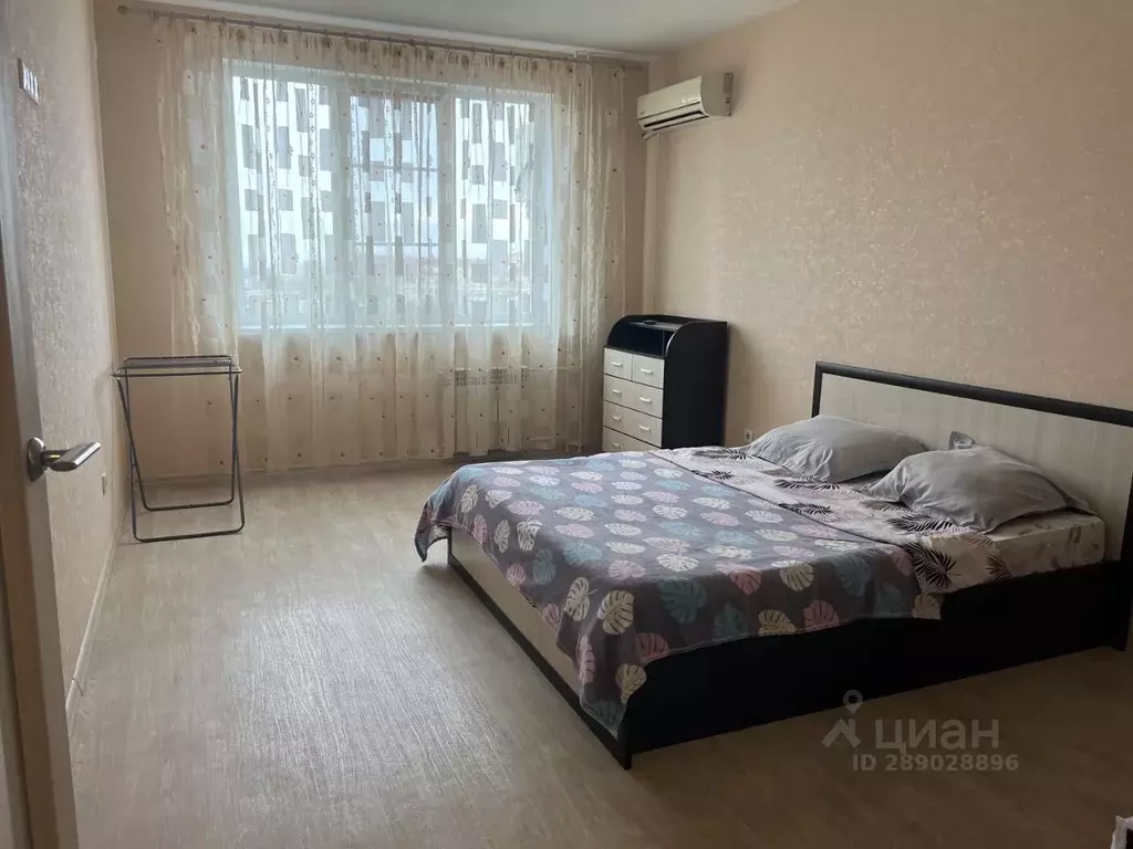 1-к кв. Волгоградская область, Волгоград ул. Малиновского, 4 (40.9 м) - Фото 0