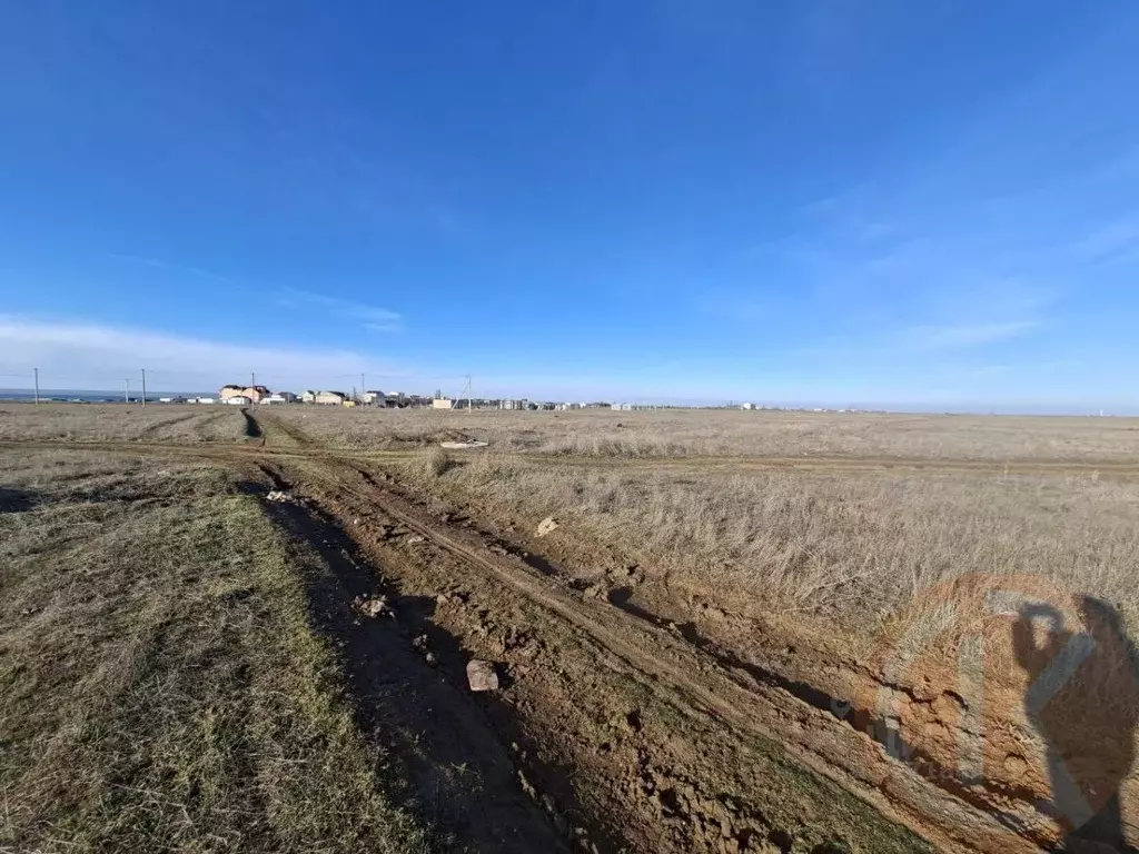 Участок в Крым, Сакский район, Штормовское с/пос, с. Поповка ул. ... - Фото 1