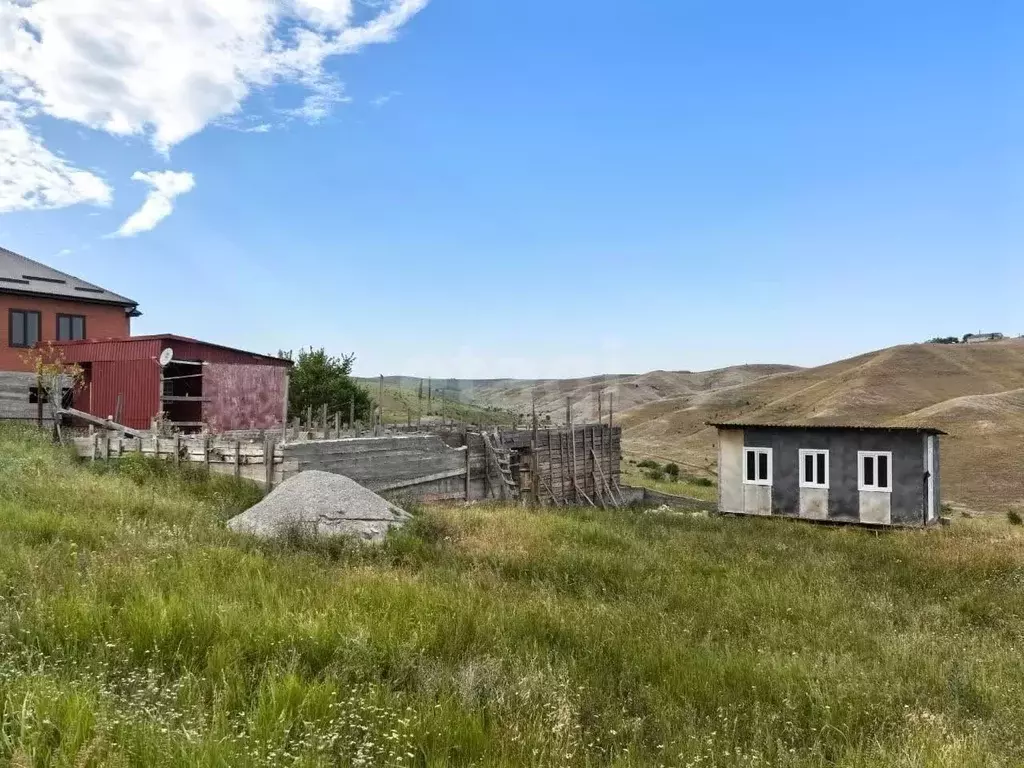 Участок в Ингушетия, Назрановский район, Барсуки с/пос, с. Барсуки  ... - Фото 1
