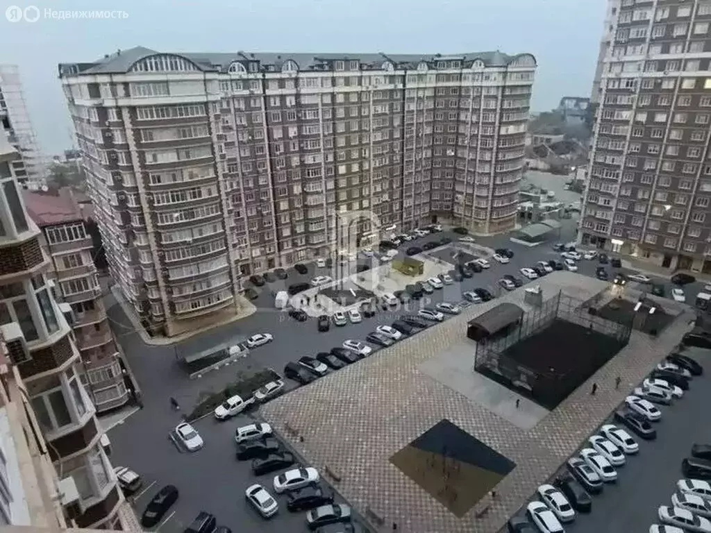 2-комнатная квартира: Махачкала, улица Даниялова, 101 (80 м) - Фото 1