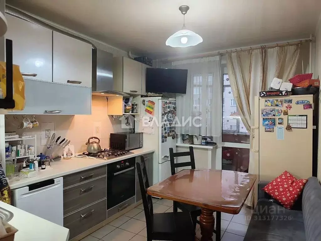 2-к кв. Владимирская область, Владимир ул. Разина, 31 (53.0 м) - Фото 0