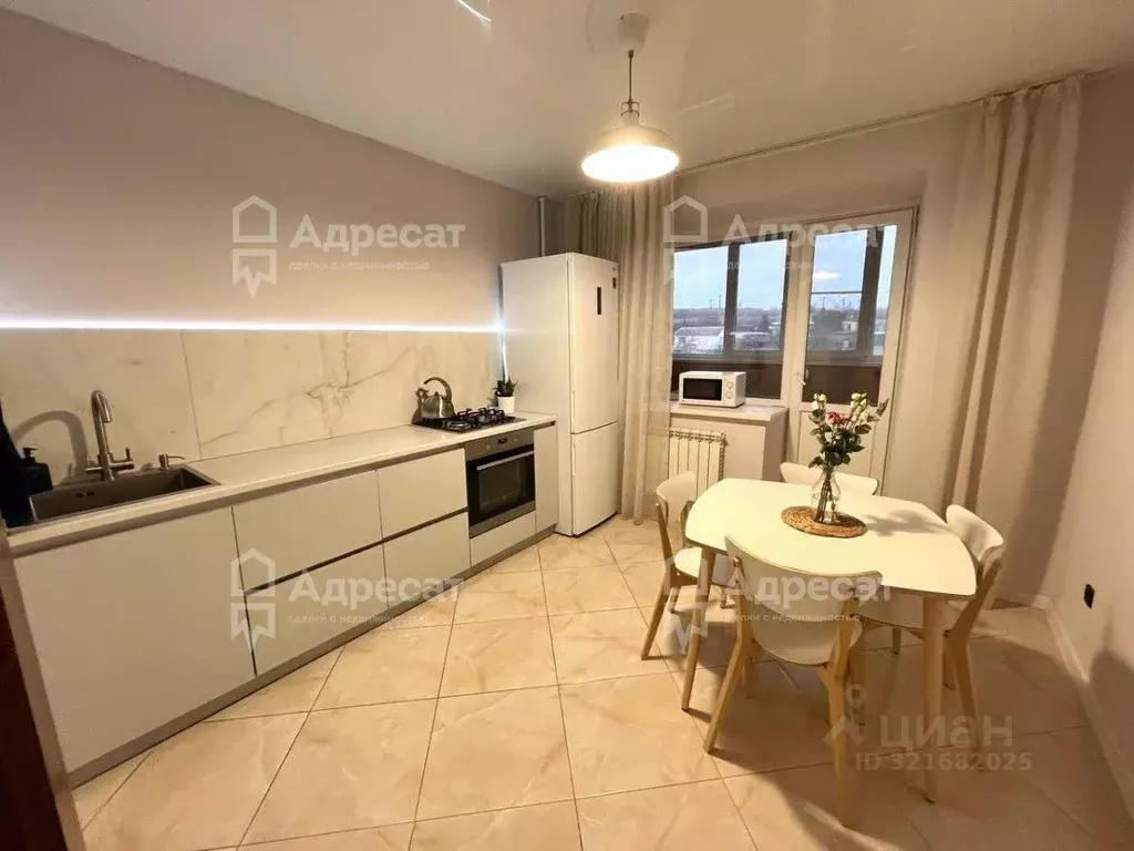 2-к кв. Волгоградская область, Волгоград ул. Базарова, 2 (65.0 м) - Фото 1