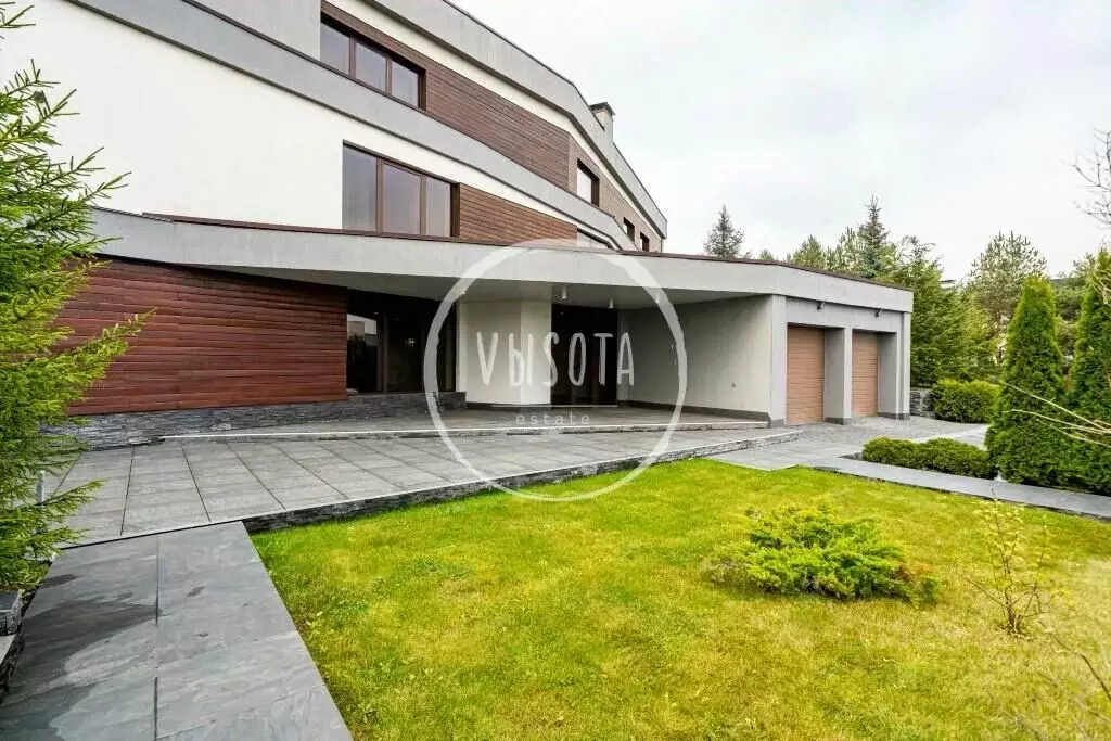 Коттедж в Московская область, Красногорск городской округ, д. ... - Фото 1