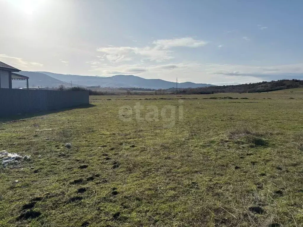 Участок в Крым, Симферопольский район, с. Доброе ул. Клубничная (6.0 ... - Фото 1