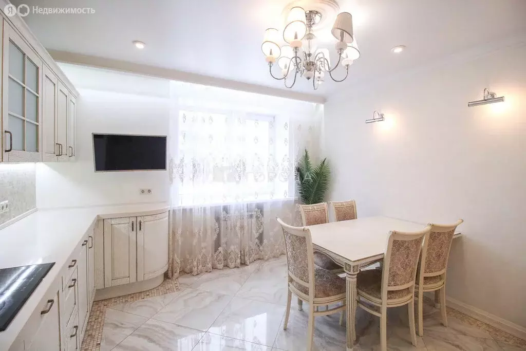 4-комнатная квартира: Барнаул, улица Сухэ-Батора, 33 (132 м) - Фото 2